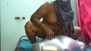 Aunties Cleavage Open Pussy During Works