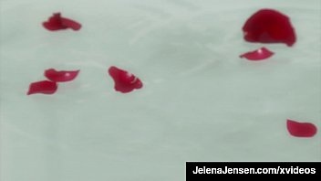 Lesbians Jelena Jensen Vanessa Veracruz Finger Fuck In Tub