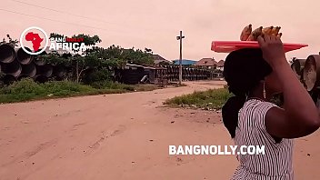 A Lady Who Sales Banana Got Fucked By A Buyer While Teaching Him On How To Eat The Banana