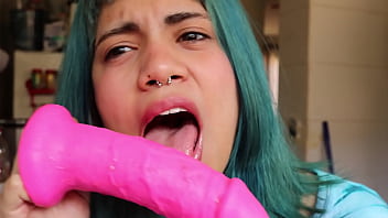 Chica Rara Hace Oral A Un Dildo Con Mermelada Xd