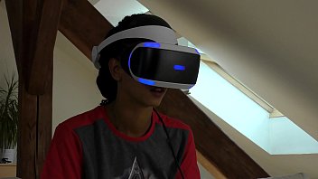 Isabel Has A New Game In Her Playstation VR But She Needs